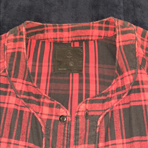 Red&Black Plaid Short-Sleeve Button Down - Picture 3 of 4
